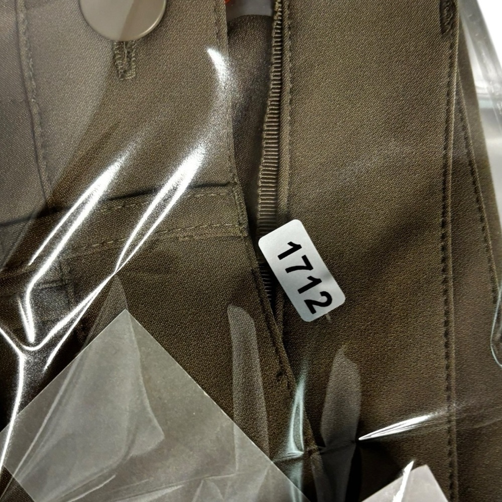 NEW Mono B MEN Classic Golf Pants in Olive Size Small Performance Outdoor - Picture 12 of 12